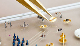 南通爱彼指定维修门店打开表壳